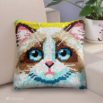 Silver Siamese Cat Latch Hook Pillow Kit