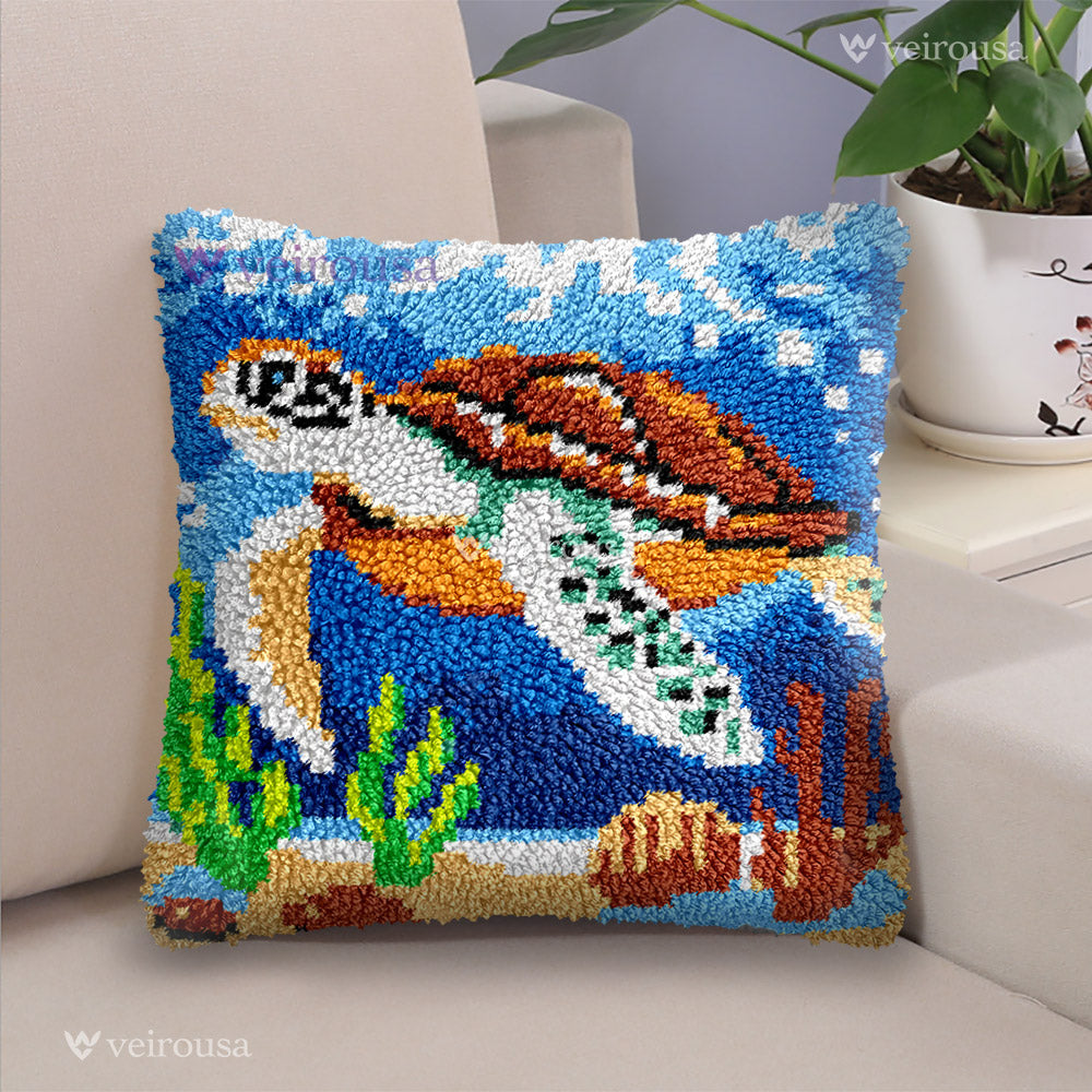 Traveling Sea Turtle - Latch Hook Pillow Kit