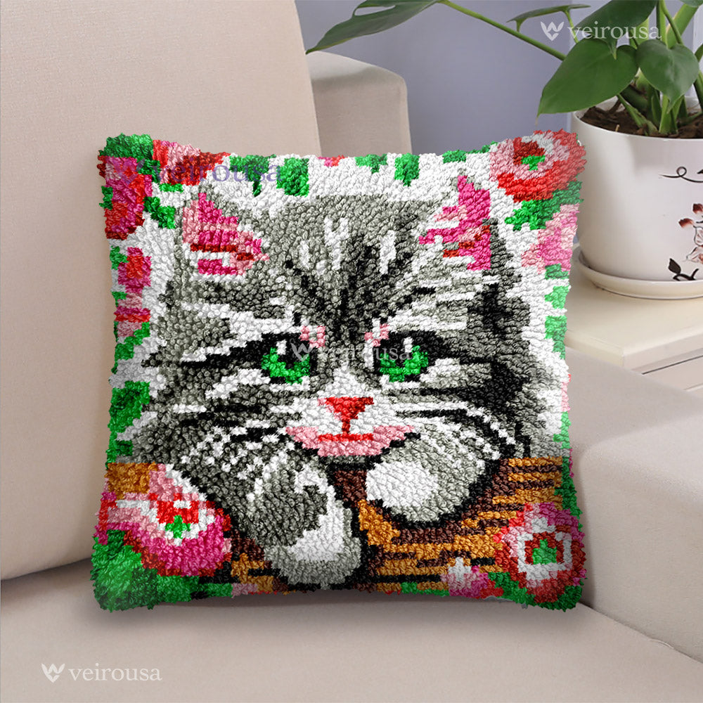 Veirousa Kitten in Garden Latch Hook Pillow Kit